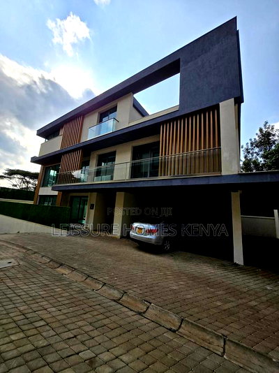 5bdrm Villa in Lavington for sale - Image 1