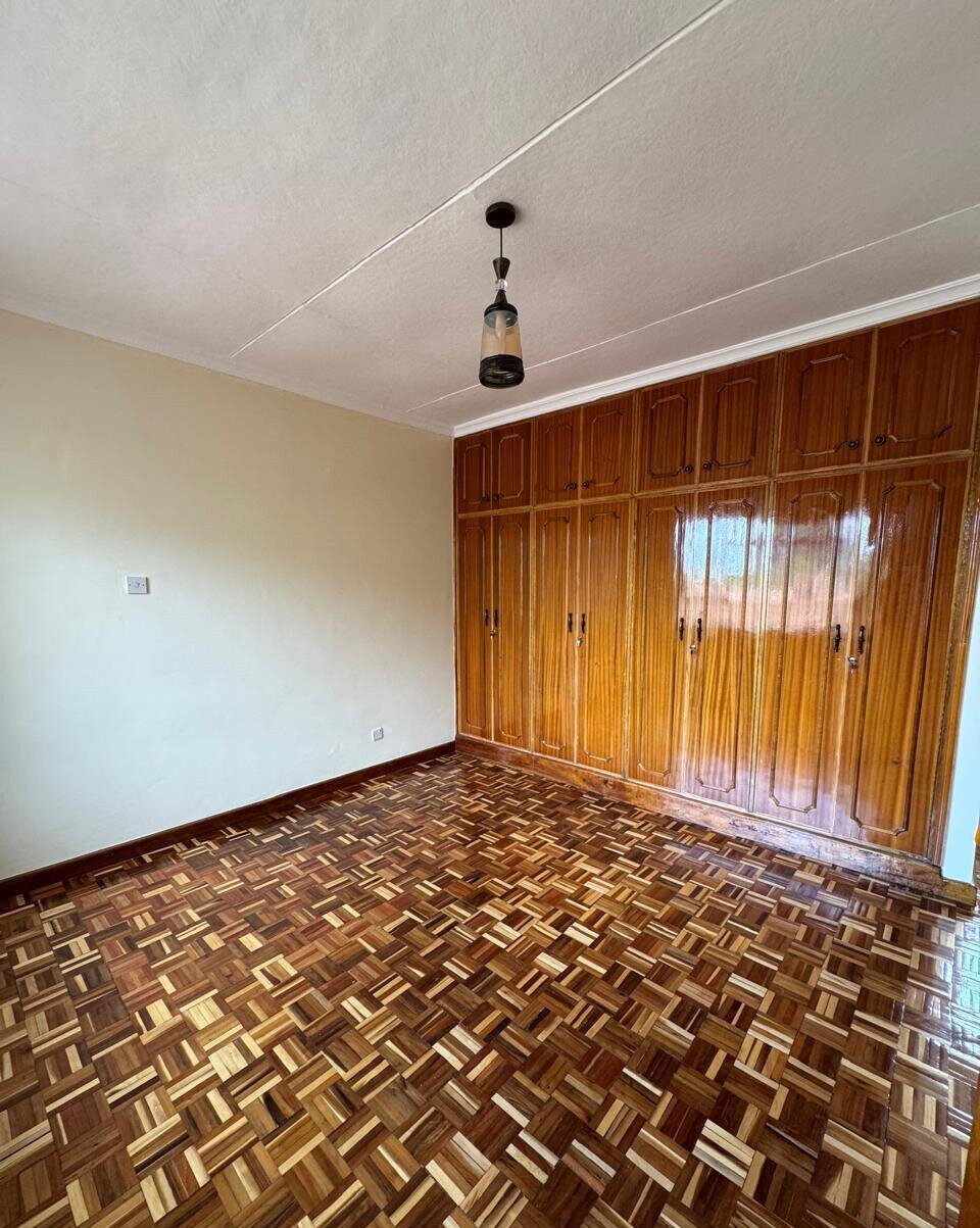 1/2 Acre 5BR Home with Garden