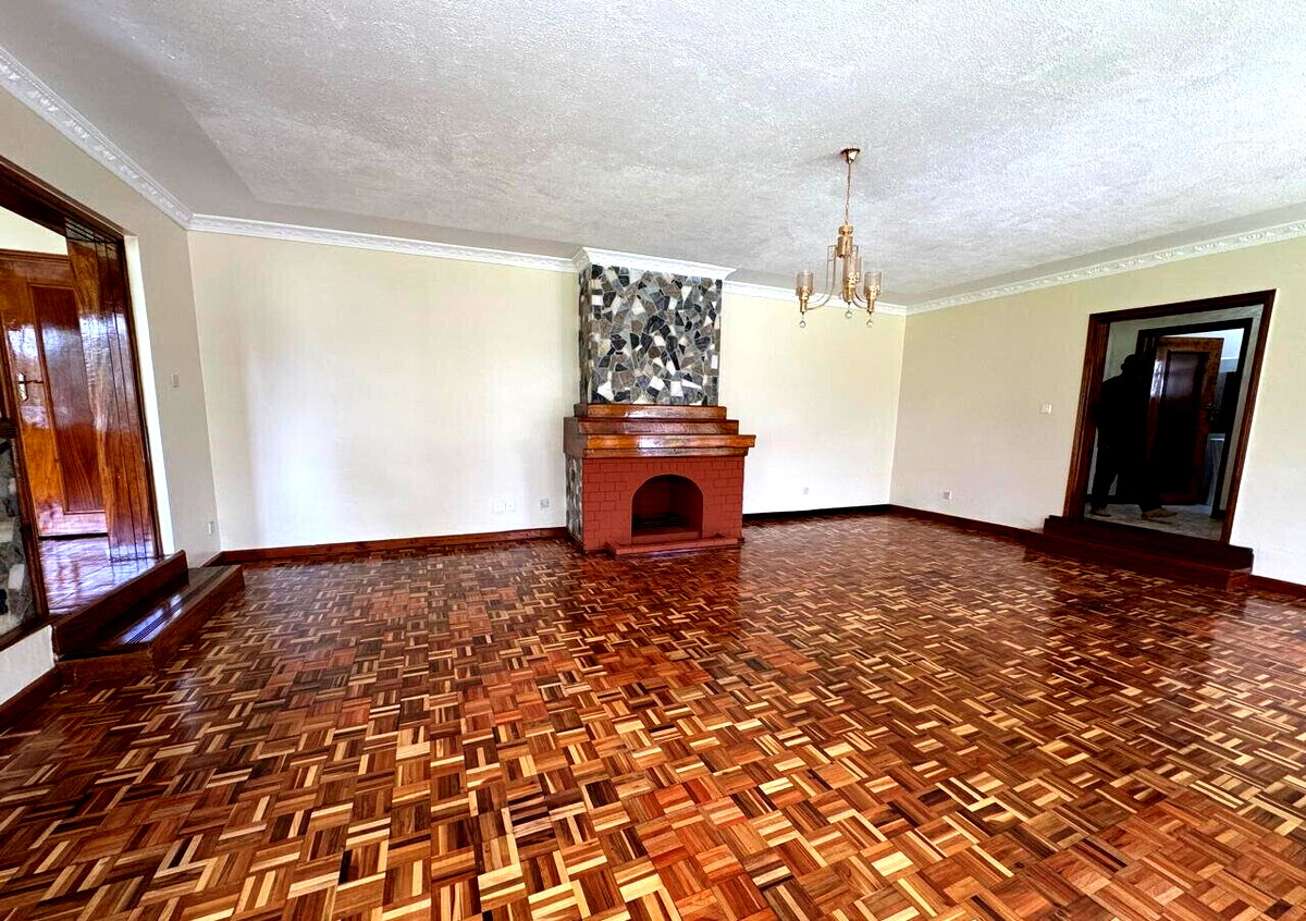 1/2 Acre 5BR Home with Garden