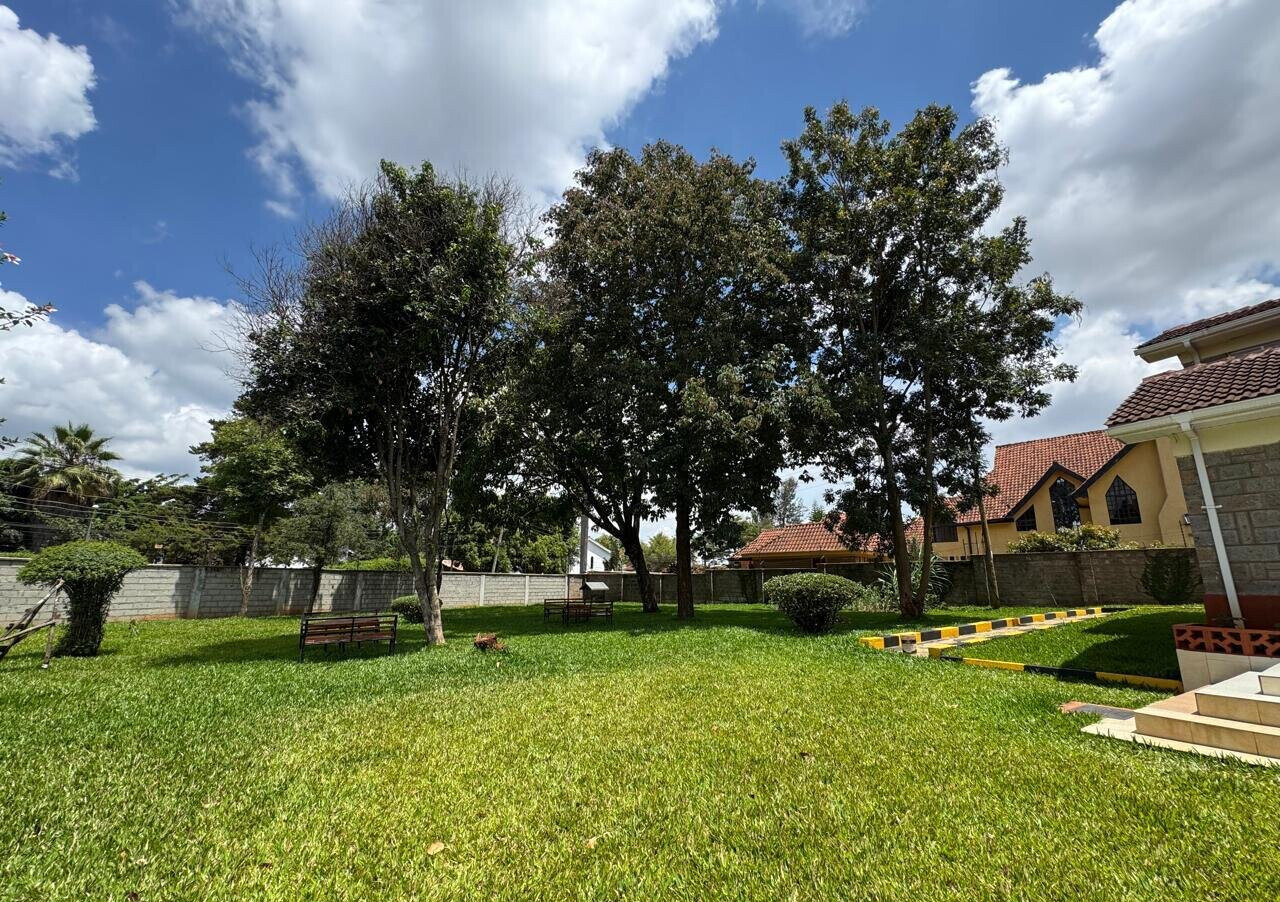 1/2 Acre 5BR Home with Garden