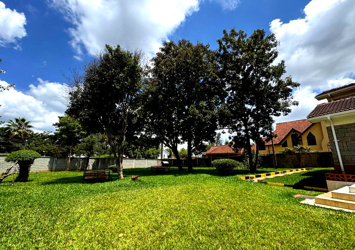 1/2 Acre 5BR Home with Garden