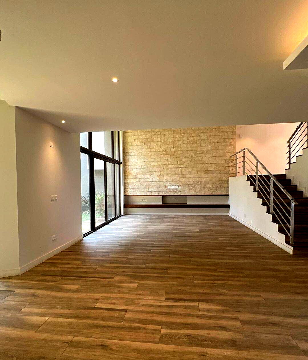 4-Ensuite Townhouse with Rooftop Terrace & DSQ - Lavington