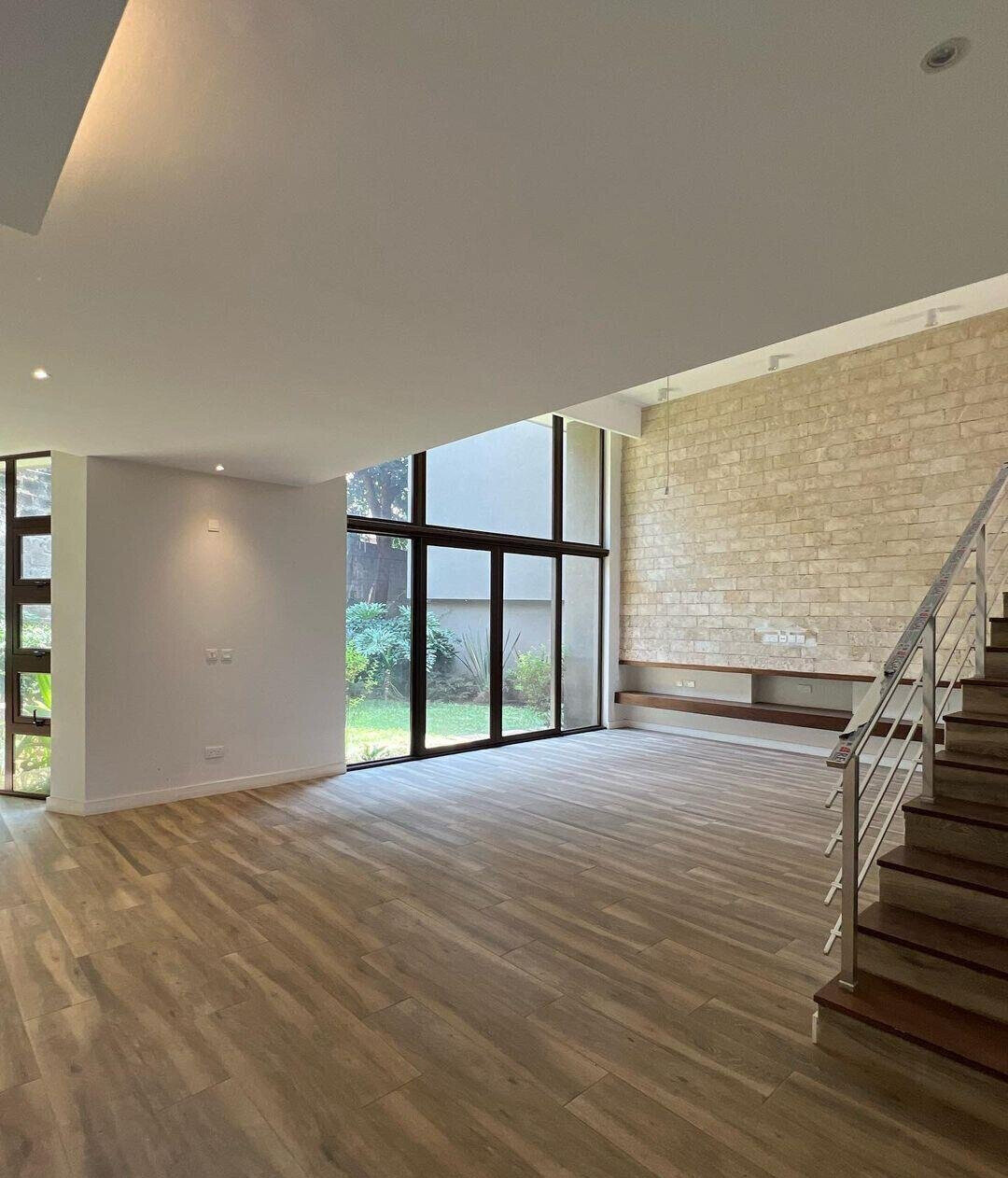 4-Ensuite Townhouse with Rooftop Terrace & DSQ - Lavington