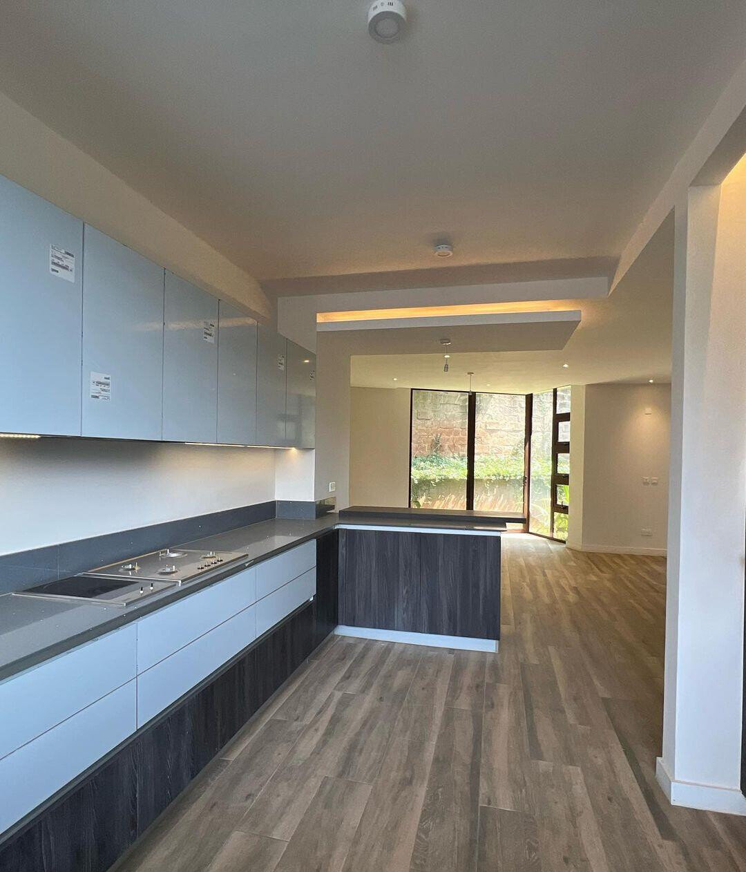 4-Ensuite Townhouse with Rooftop Terrace & DSQ - Lavington