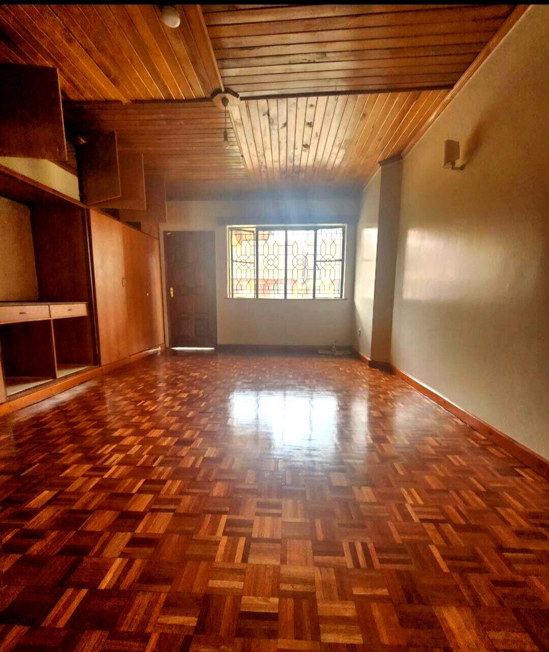 5-Ensuite Townhouse with Pool & Borehole - Lavington