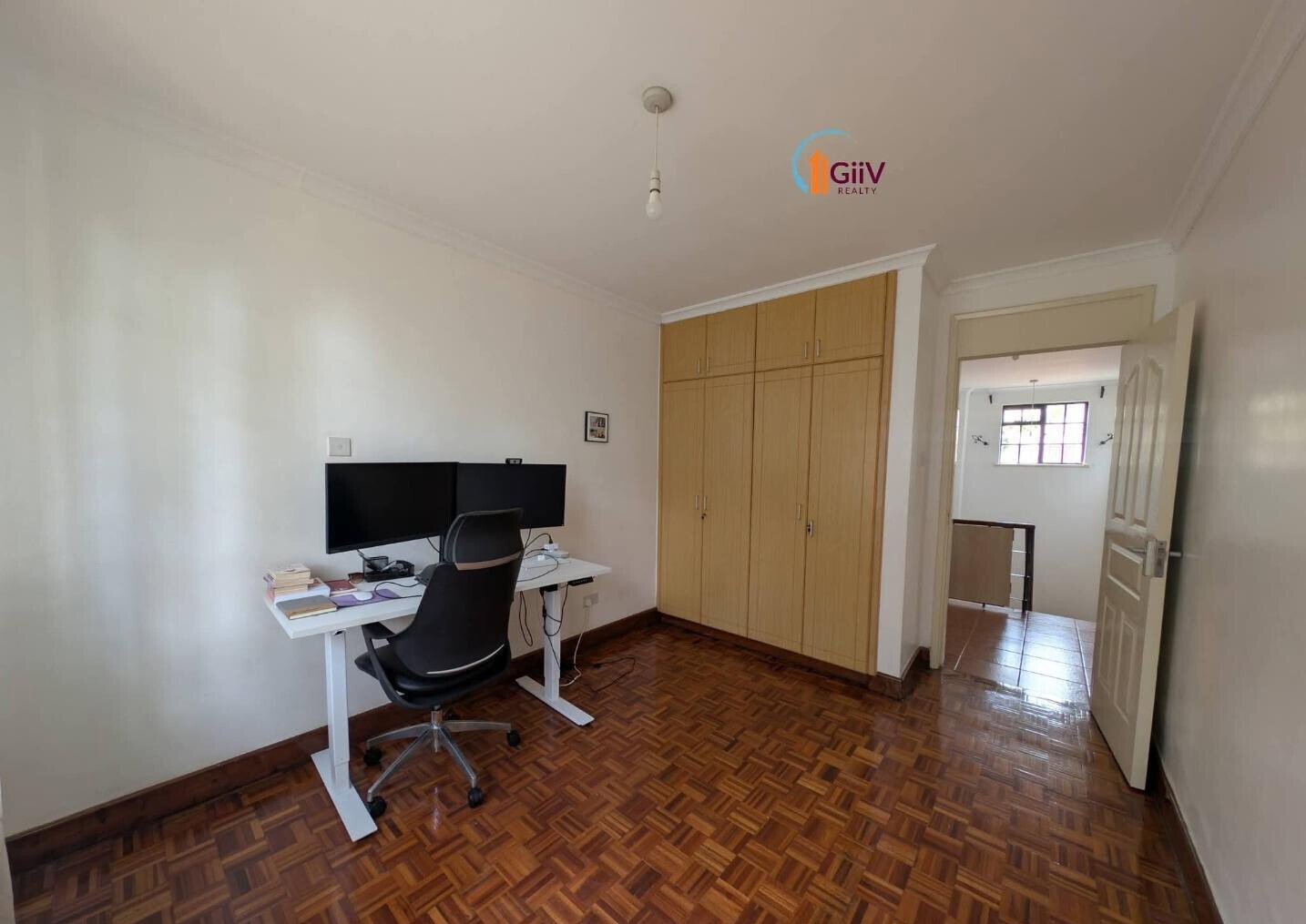 4BR Townhouse with Sunken Living & Private Garden - Loresho