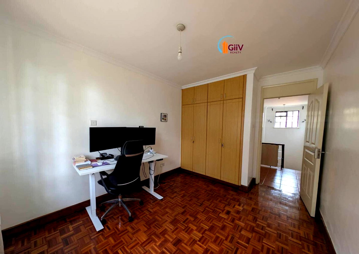 4BR Townhouse with Sunken Living & Private Garden - Loresho