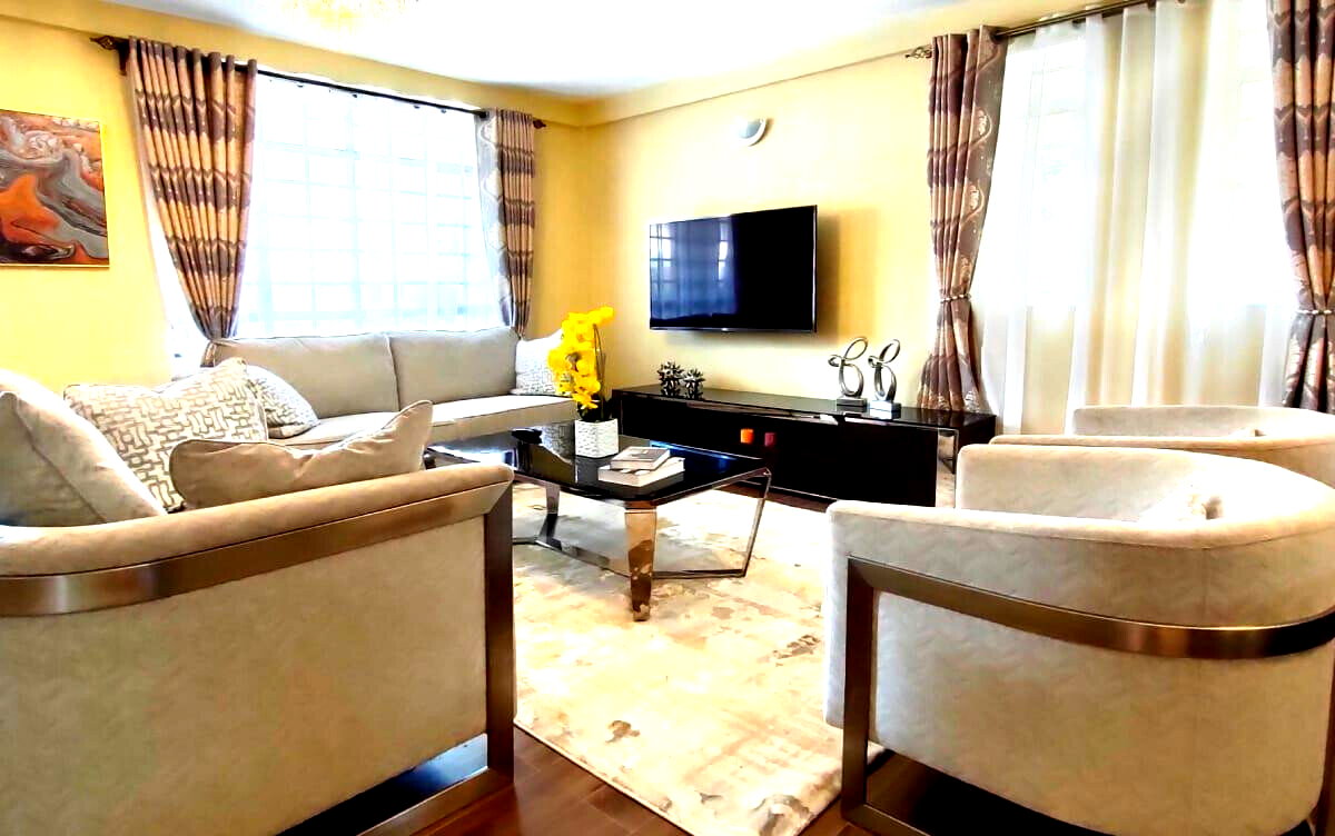 4BR Townhome with Pool, Gym & Ensuite DSQ - Athi River