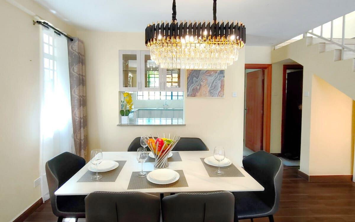 4BR Townhome with Pool, Gym & Ensuite DSQ - Athi River