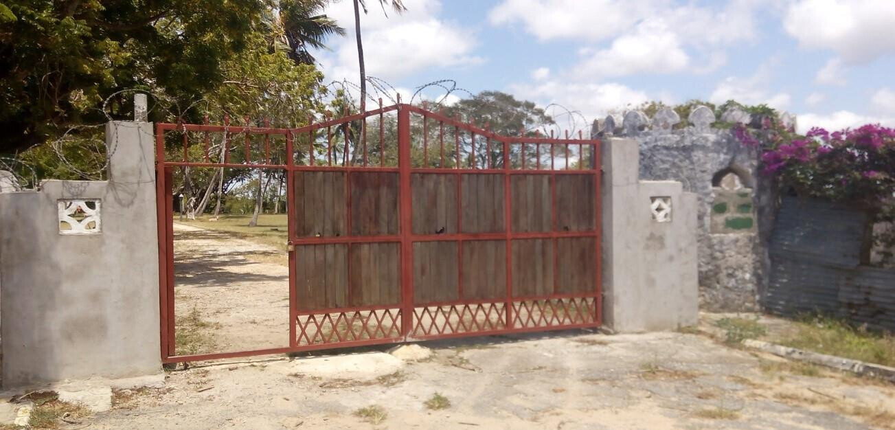 18-Acre Beachfront Plot at KSh 40M