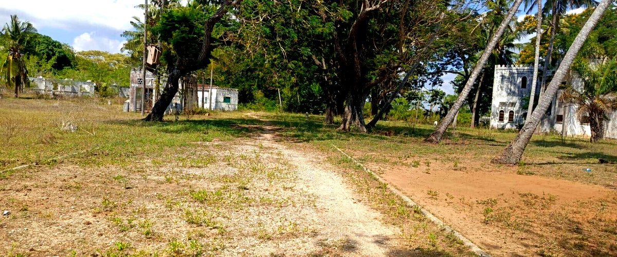 18-Acre Beachfront Plot at KSh 40M
