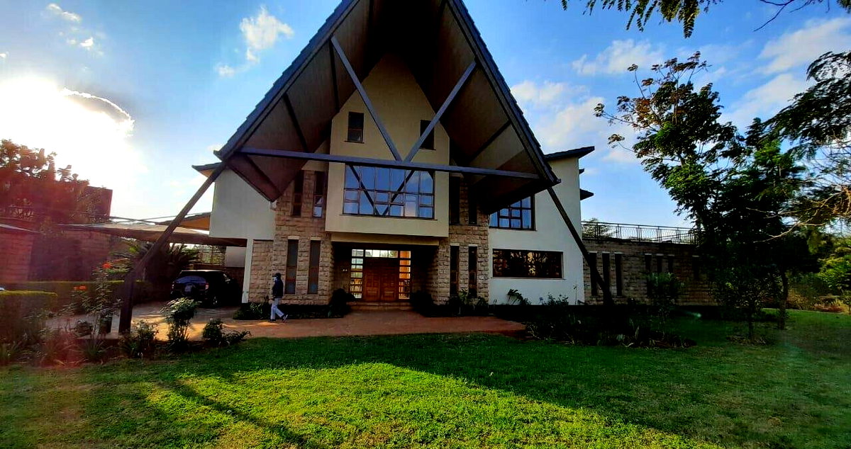 5-Ensuite Villa in Exclusive 27-Home Estate – Sandalwood Waterfront, Karen
