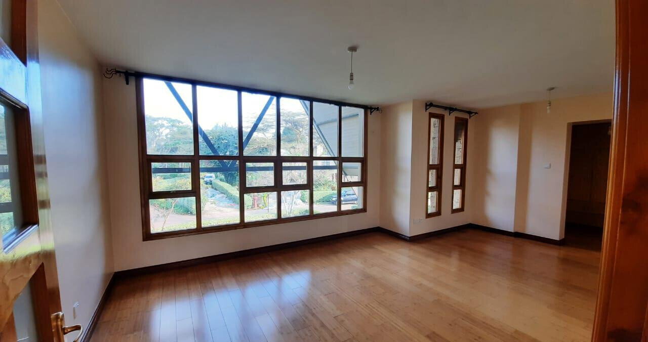 5-Ensuite Villa in Exclusive 27-Home Estate – Sandalwood Waterfront, Karen