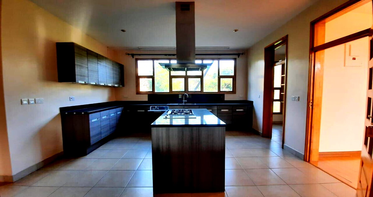 5-Ensuite Villa in Exclusive 27-Home Estate – Sandalwood Waterfront, Karen