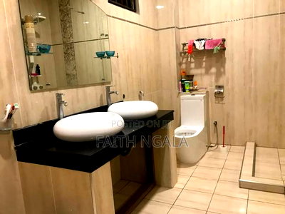 5bdrm Maisonette in Nyali for sale - Image 12