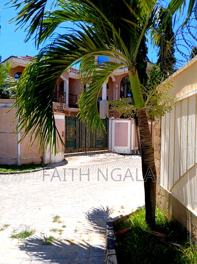 5bdrm Maisonette in Nyali for sale - Image 1