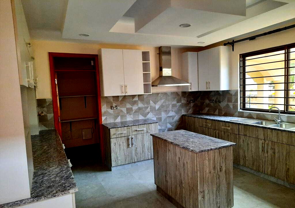 Double-Volume Townhouse with Private Garden & Study - Lower Kabete