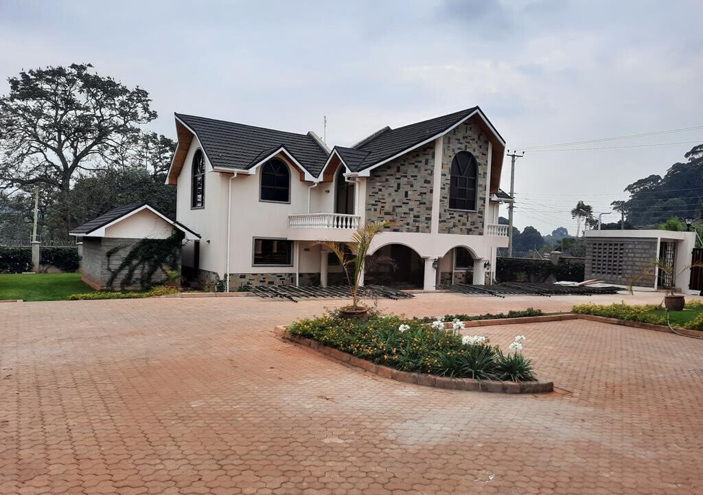 Double-Volume Townhouse with Private Garden & Study - Lower Kabete