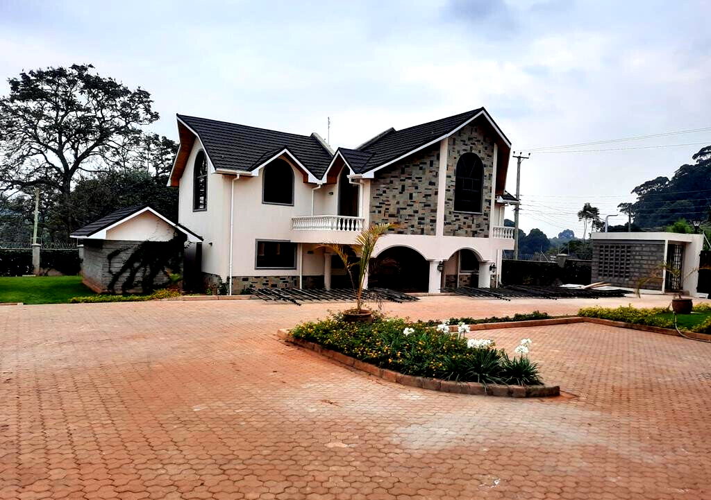 Double-Volume Townhouse with Private Garden & Study - Lower Kabete