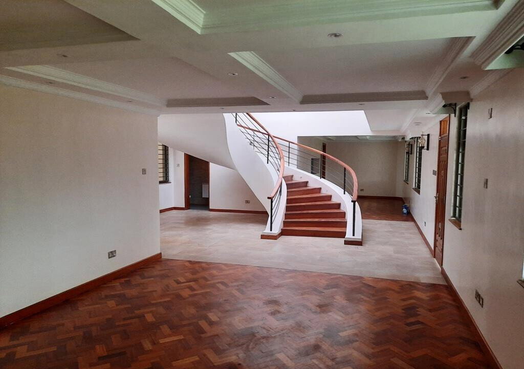 Double-Volume Townhouse with Private Garden & Study - Lower Kabete