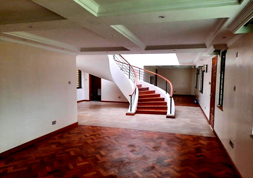 Double-Volume Townhouse with Private Garden & Study - Lower Kabete