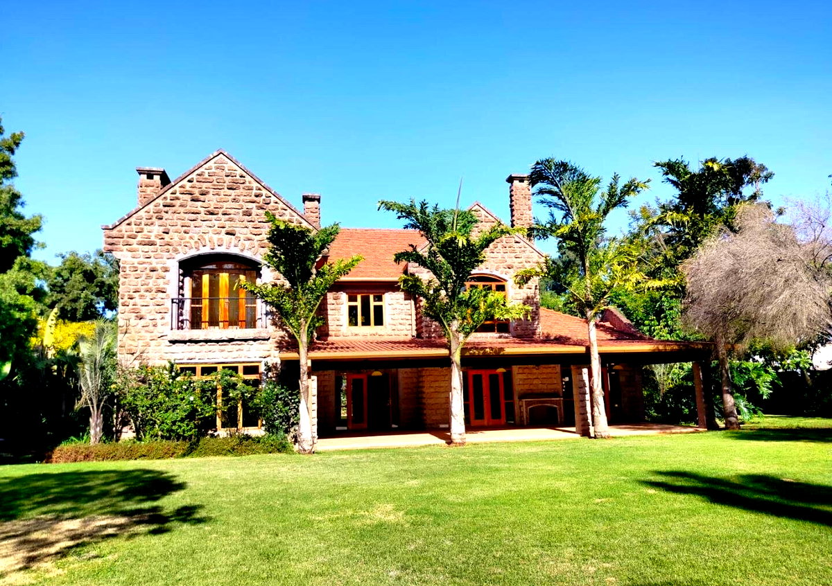 5-Ensuite Townhouse with Double-Glazed Windows & Mature Gardens – Karen
