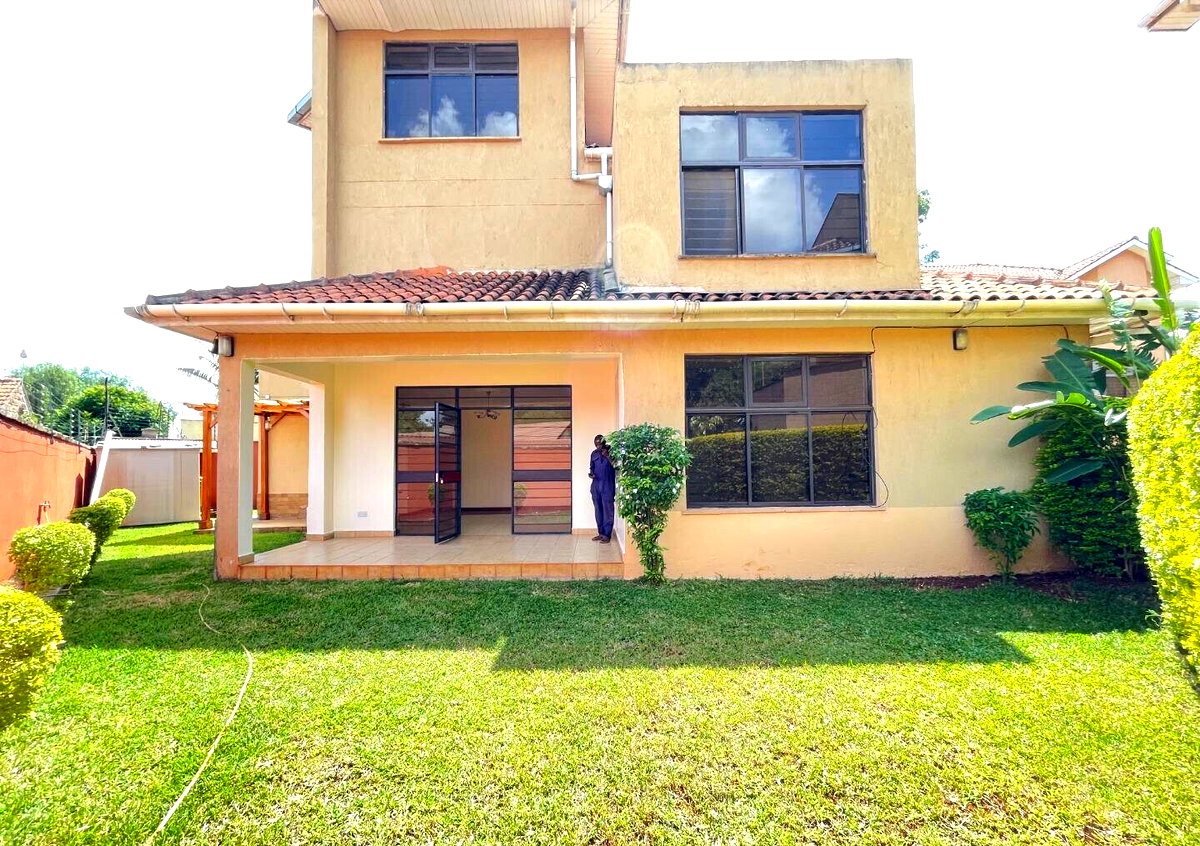6-Ensuite Townhouse with Private Garden & DSQ - Lavington
