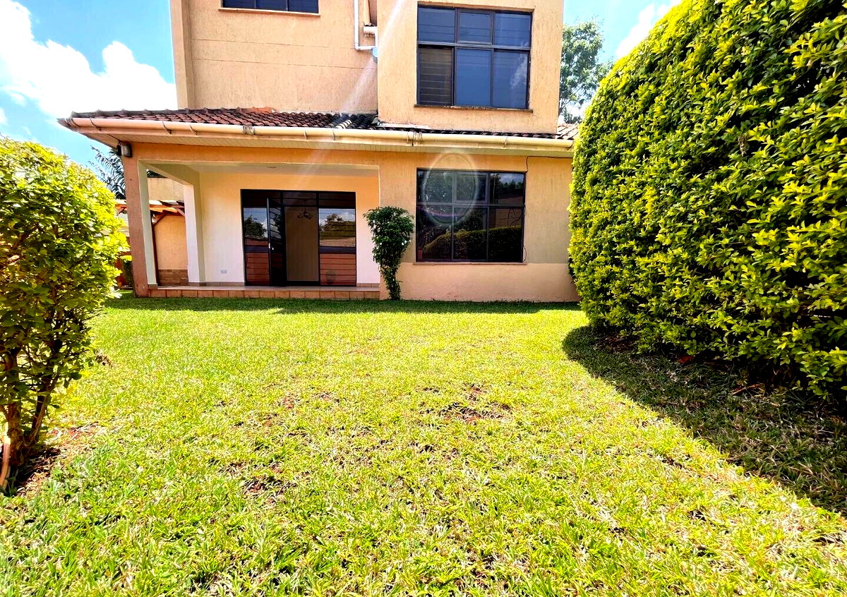 6-Ensuite Townhouse with Private Garden & DSQ - Lavington