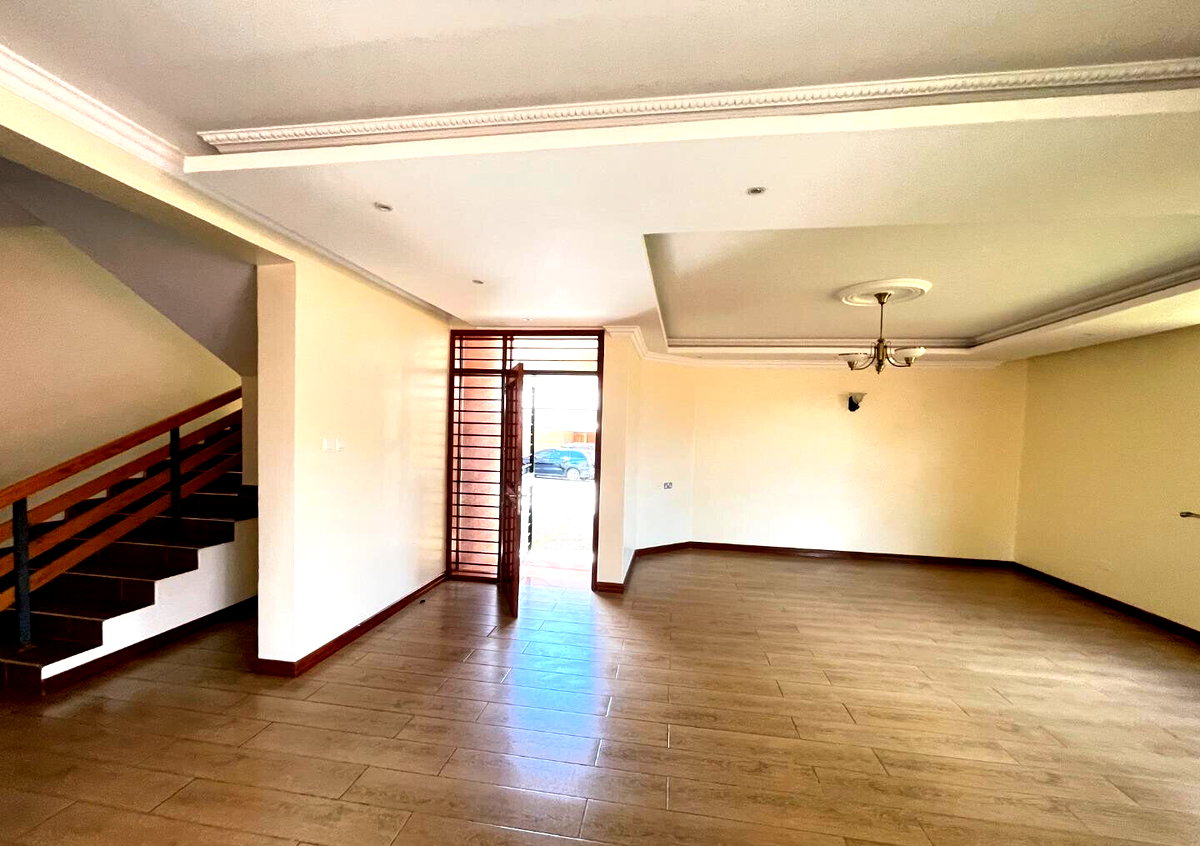 6-Ensuite Townhouse with Private Garden & DSQ - Lavington