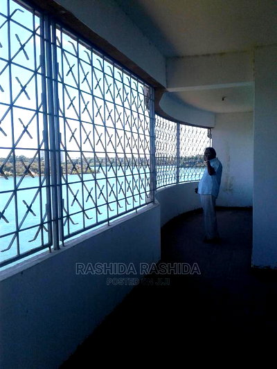 4bdrm Apartment in Tudor Creek for Sale - Image 8