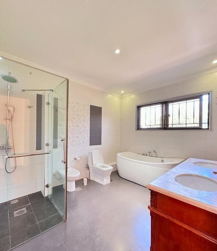 5BR House with Garden at KSh 300K