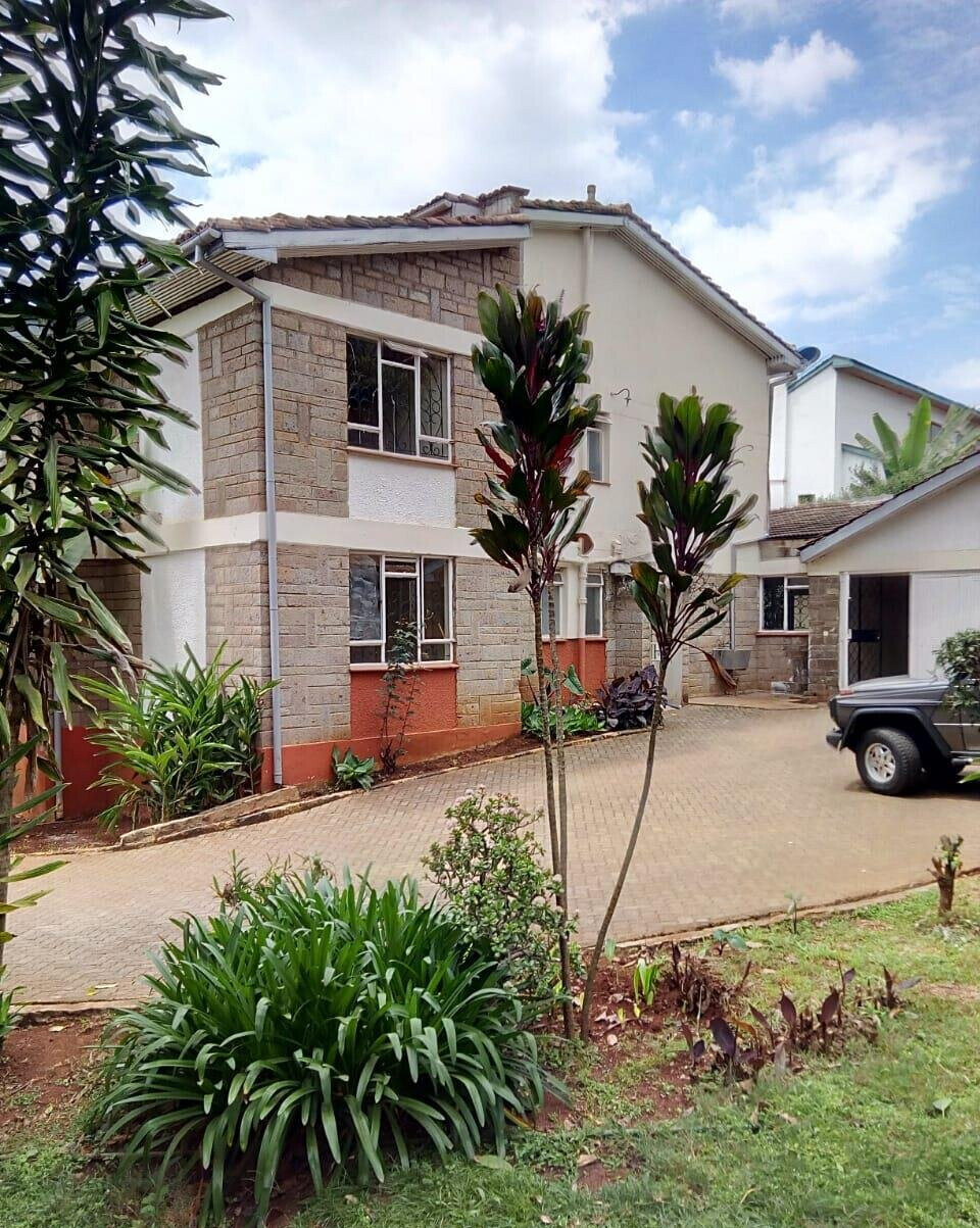 5BR Double-Storey Home on Half-Acre Garden - Loresho