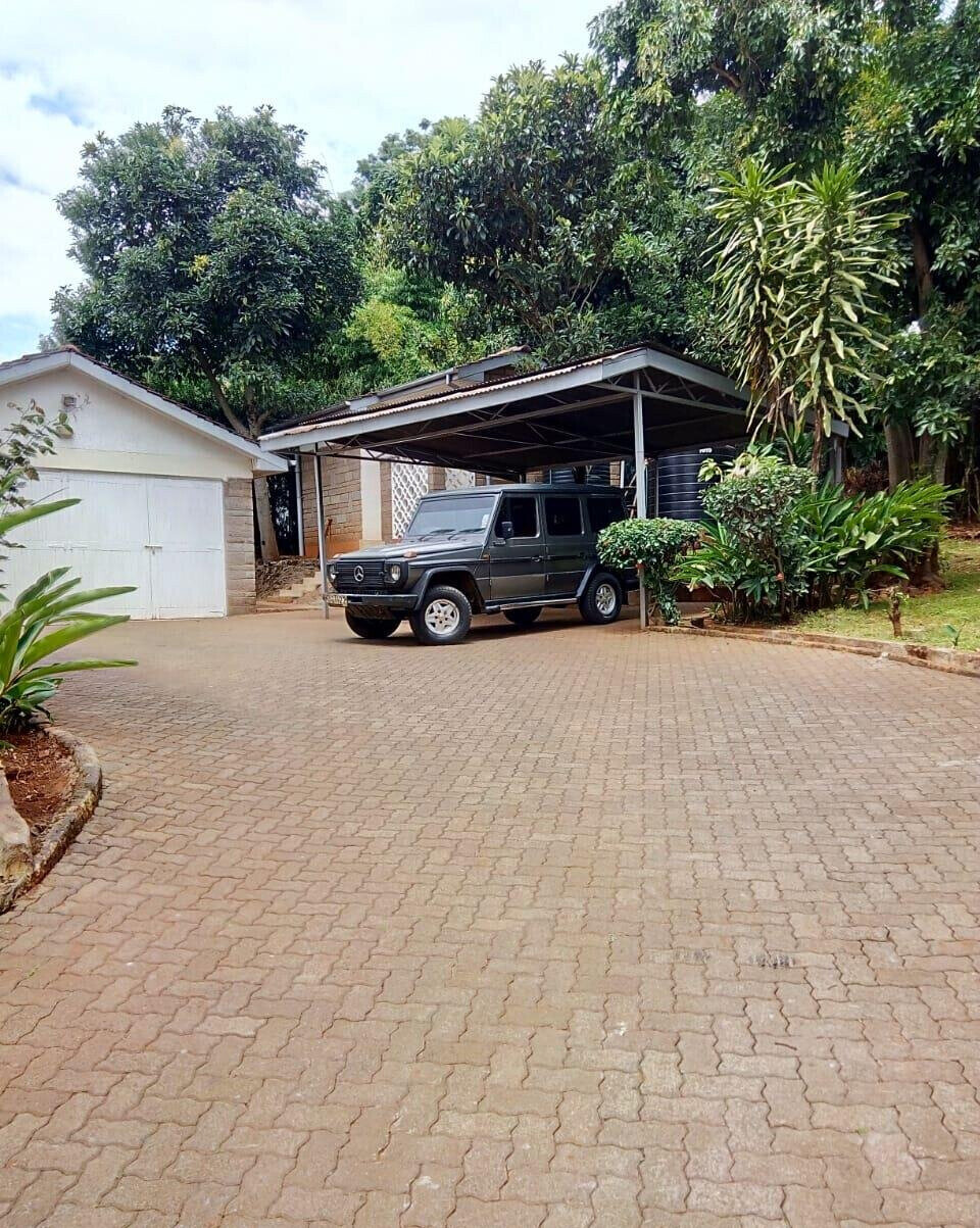 5BR Double-Storey Home on Half-Acre Garden - Loresho