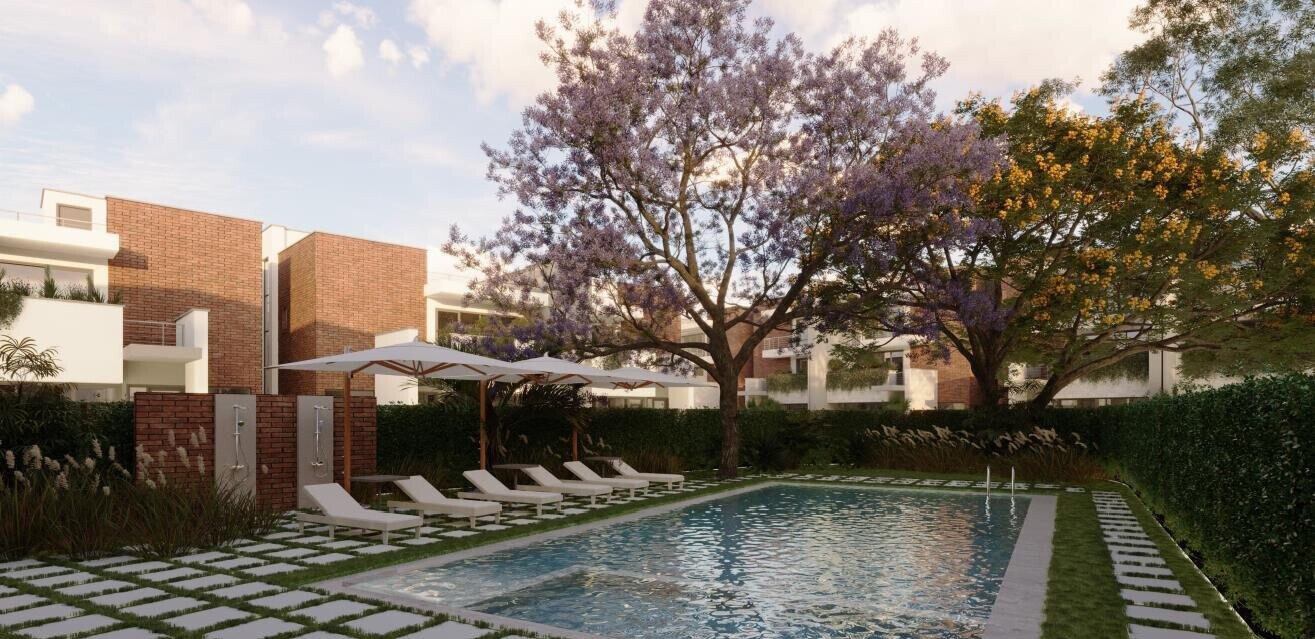 0.65 Acre Townhouse with Garden