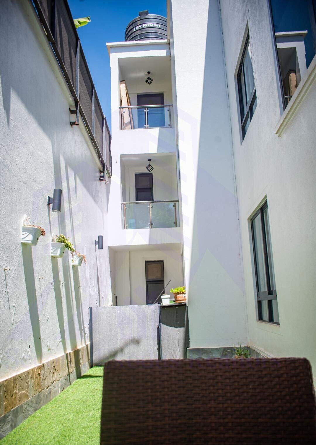 4BR Villa with Breathtaking Views & Ready Title - Kerarapon