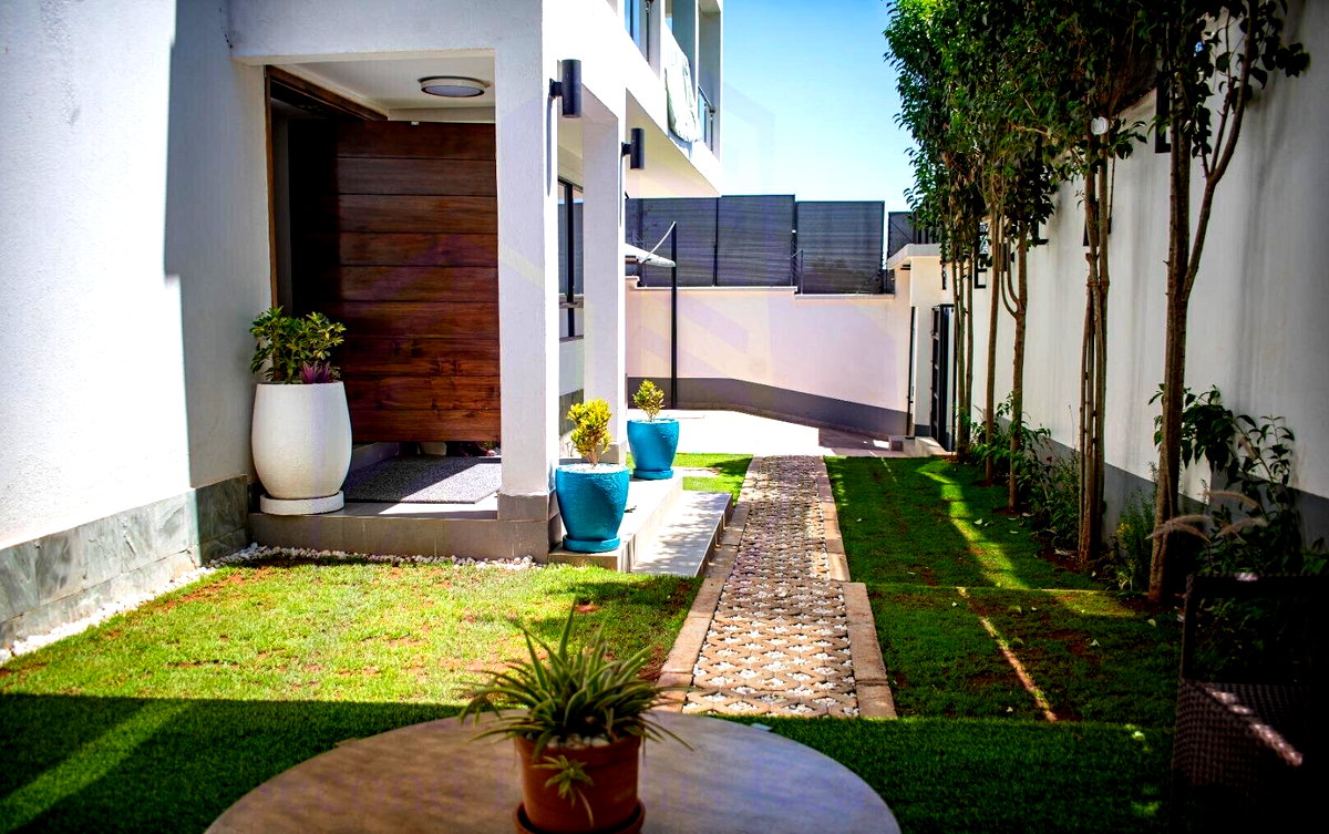 4BR Villa with Breathtaking Views & Ready Title - Kerarapon