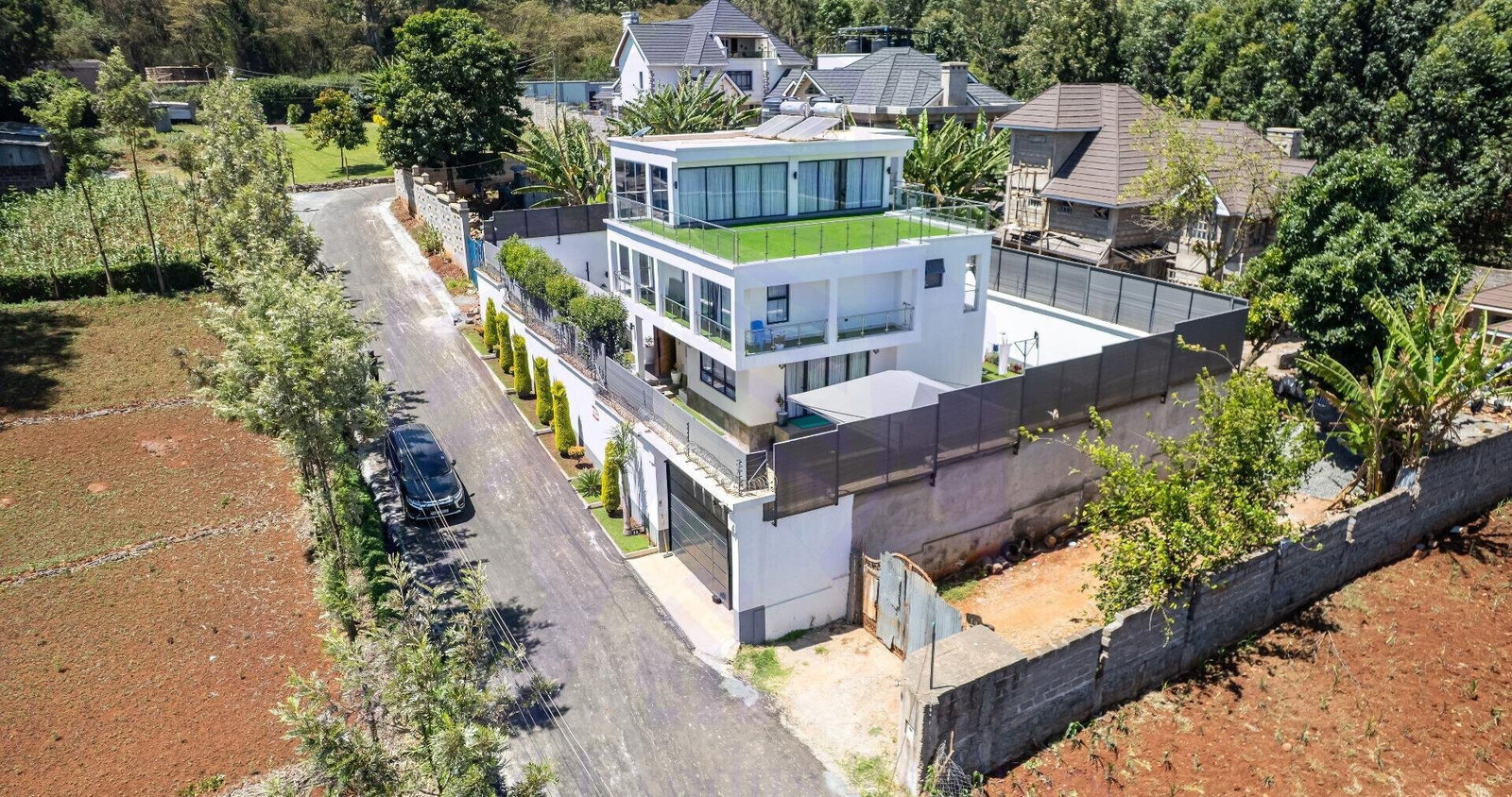 4BR Villa with Breathtaking Views & Ready Title - Kerarapon