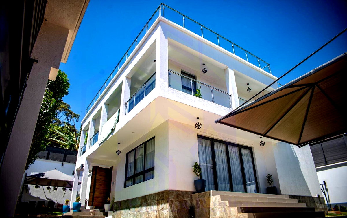 4BR Villa with Breathtaking Views & Ready Title - Kerarapon