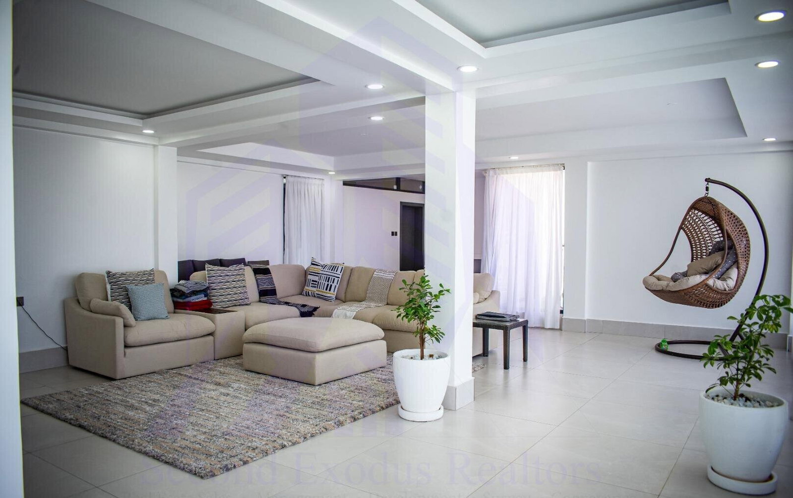 4BR Villa with Breathtaking Views & Ready Title - Kerarapon