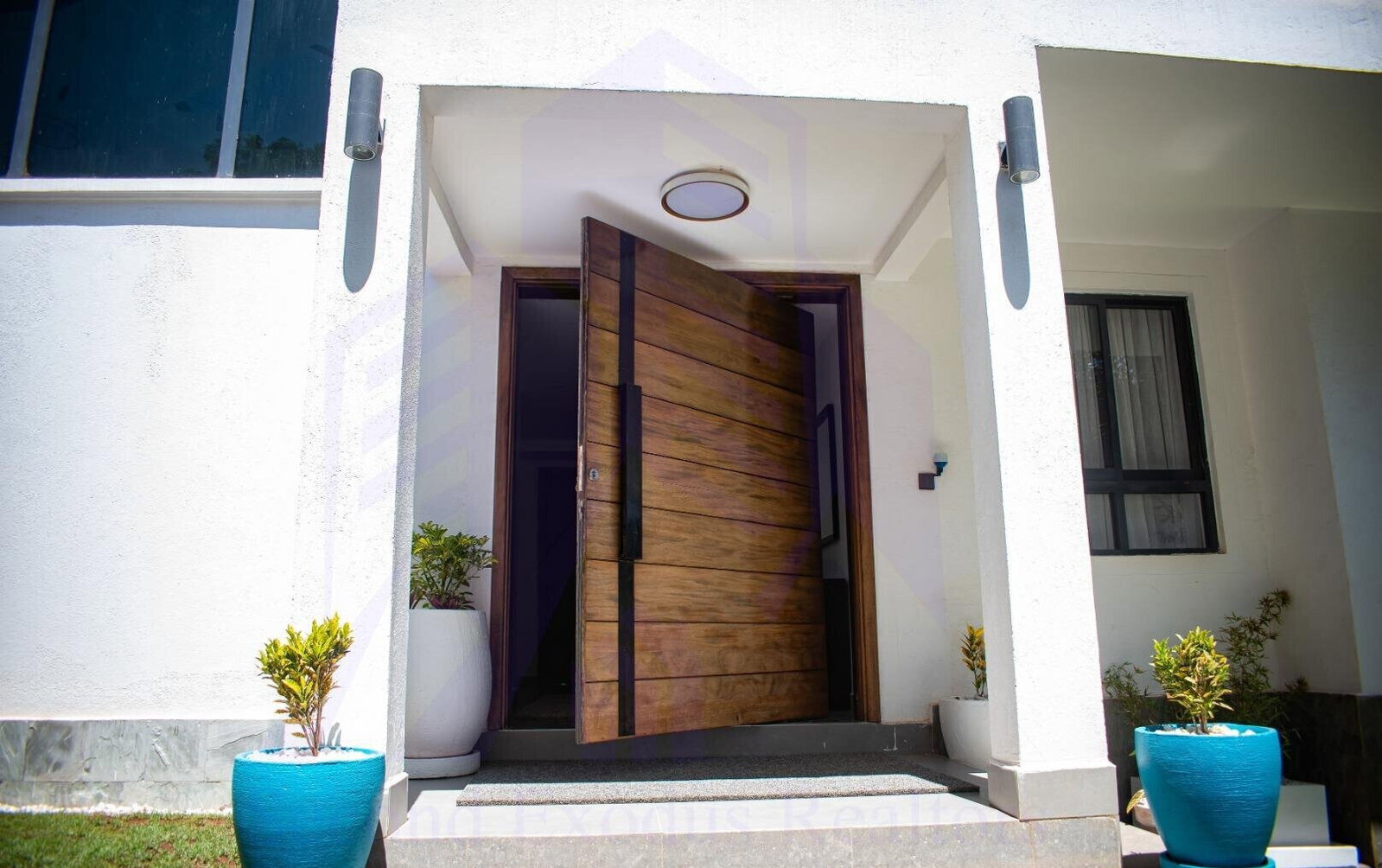 4BR Villa with Breathtaking Views & Ready Title - Kerarapon