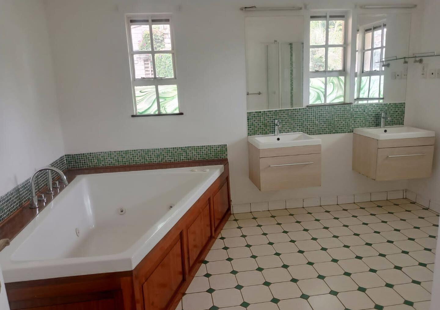 0.15 Acre 5BR Haven with Garden