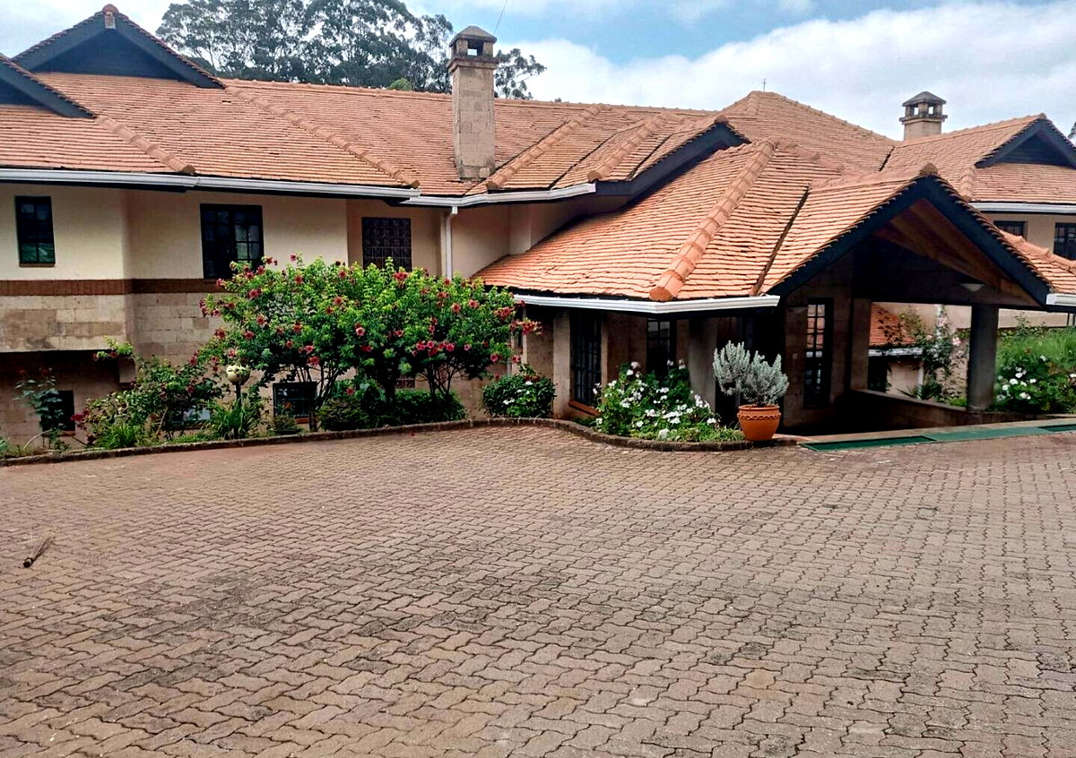 0.15 Acre 5BR Haven with Garden