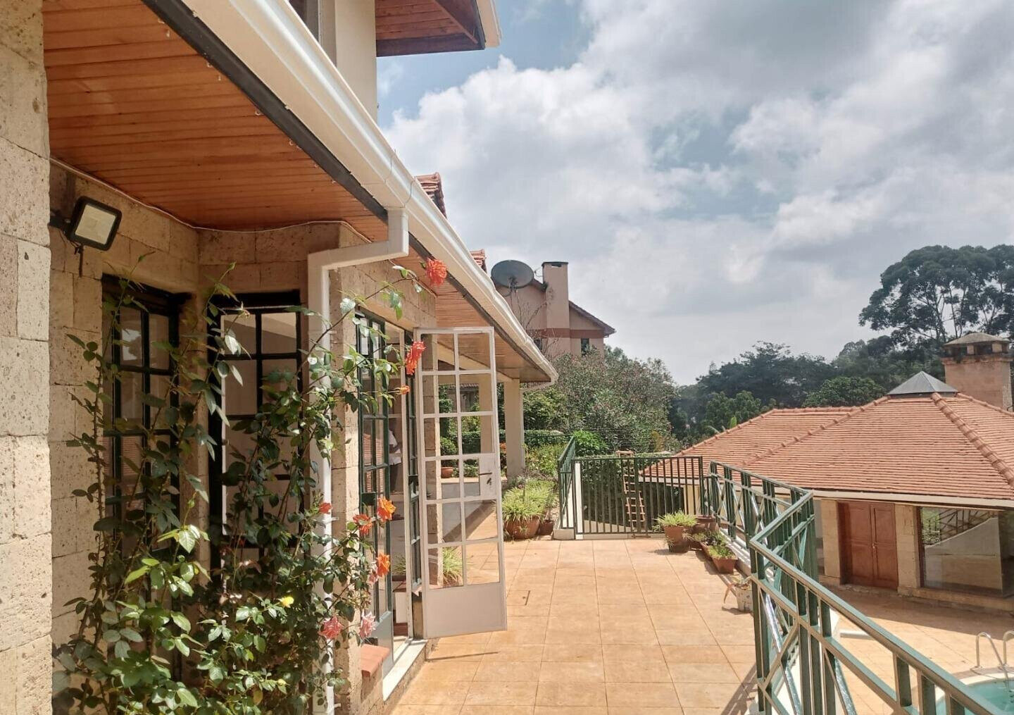 0.15 Acre 5BR Haven with Garden