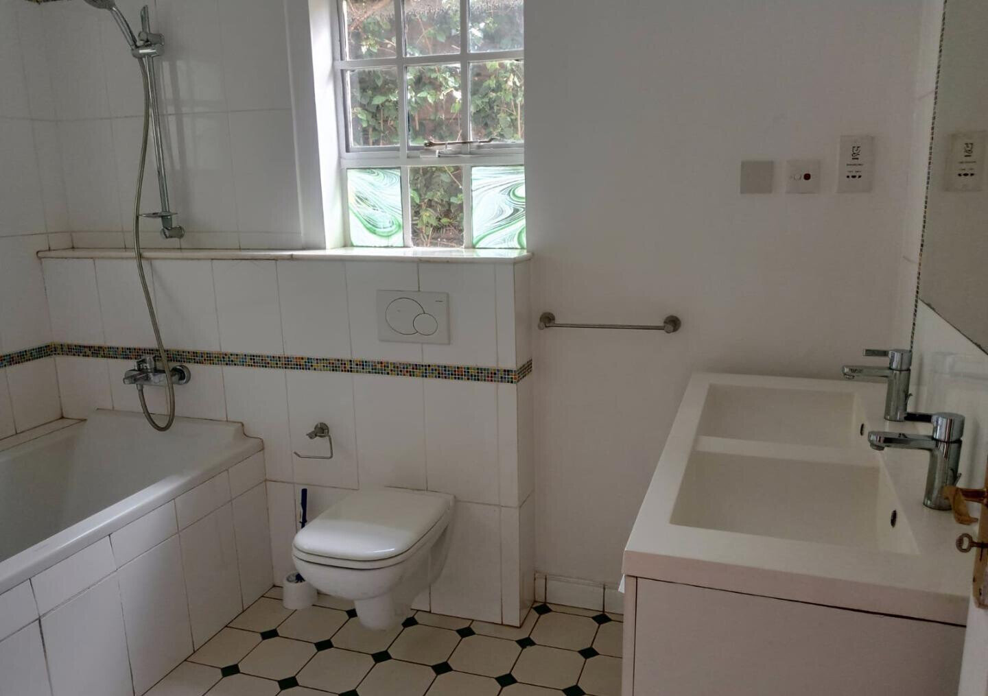 0.15 Acre 5BR Haven with Garden