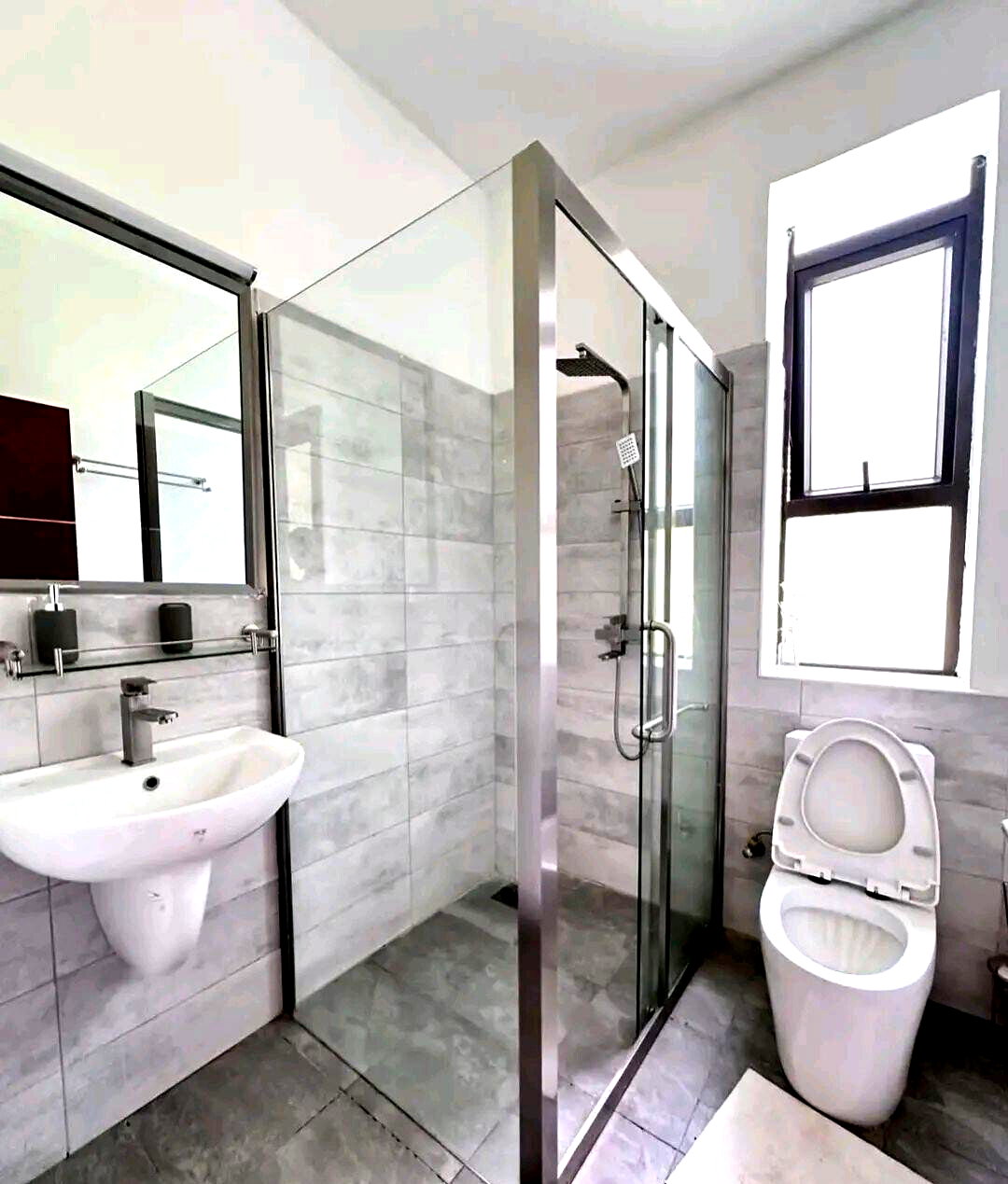 5-Ensuite Townhouse with Forest Views & DSQ – Karen Ololua