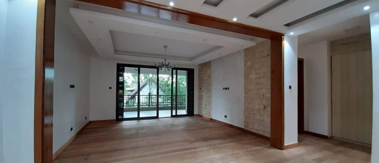 Brand-New 5-Bed Villa with Chef's Kitchen & Clubhouse - Lavington