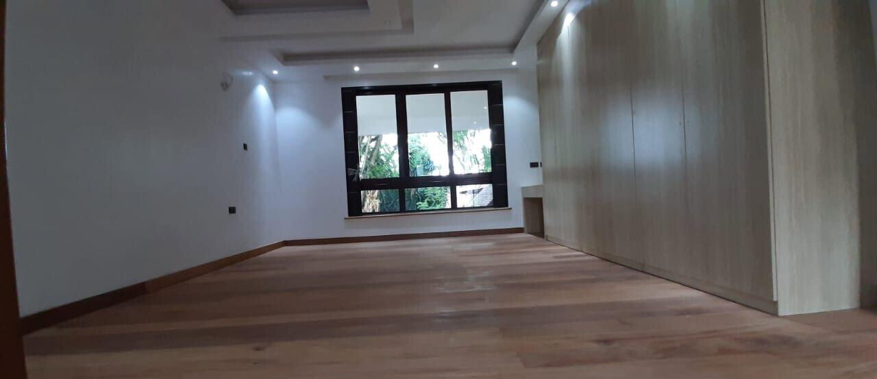 Brand-New 5-Bed Villa with Chef's Kitchen & Clubhouse - Lavington