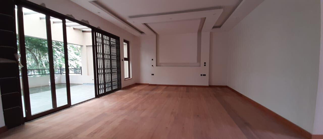 Brand-New 5-Bed Villa with Chef's Kitchen & Clubhouse - Lavington