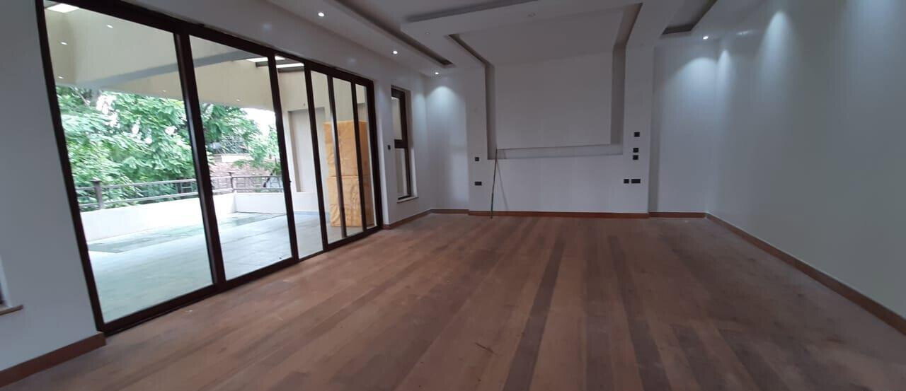 Brand-New 5-Bed Villa with Chef's Kitchen & Clubhouse - Lavington