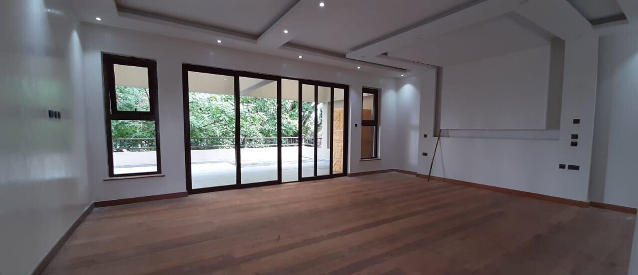 Brand-New 5-Bed Villa with Chef's Kitchen & Clubhouse - Lavington